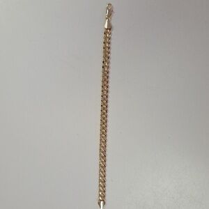 Gold plated braclet 8 inch total